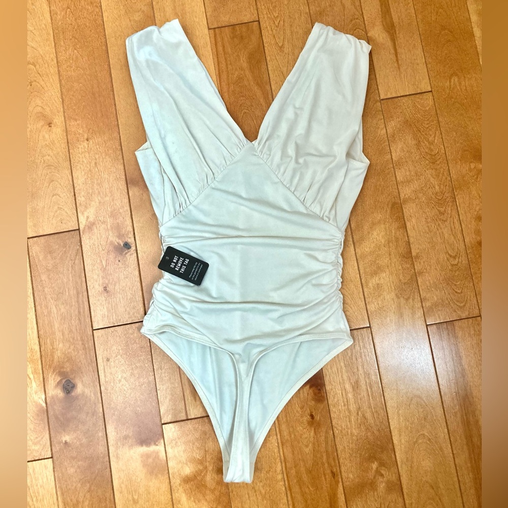 NWT Express Body Contour Compression Empire V-Neck Thong Bodysuit Size S - Picture 7 of 10